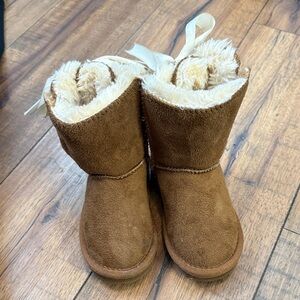 Girls Brown Faux-Suede Winter Boots with Cream Faux-Fur Trim